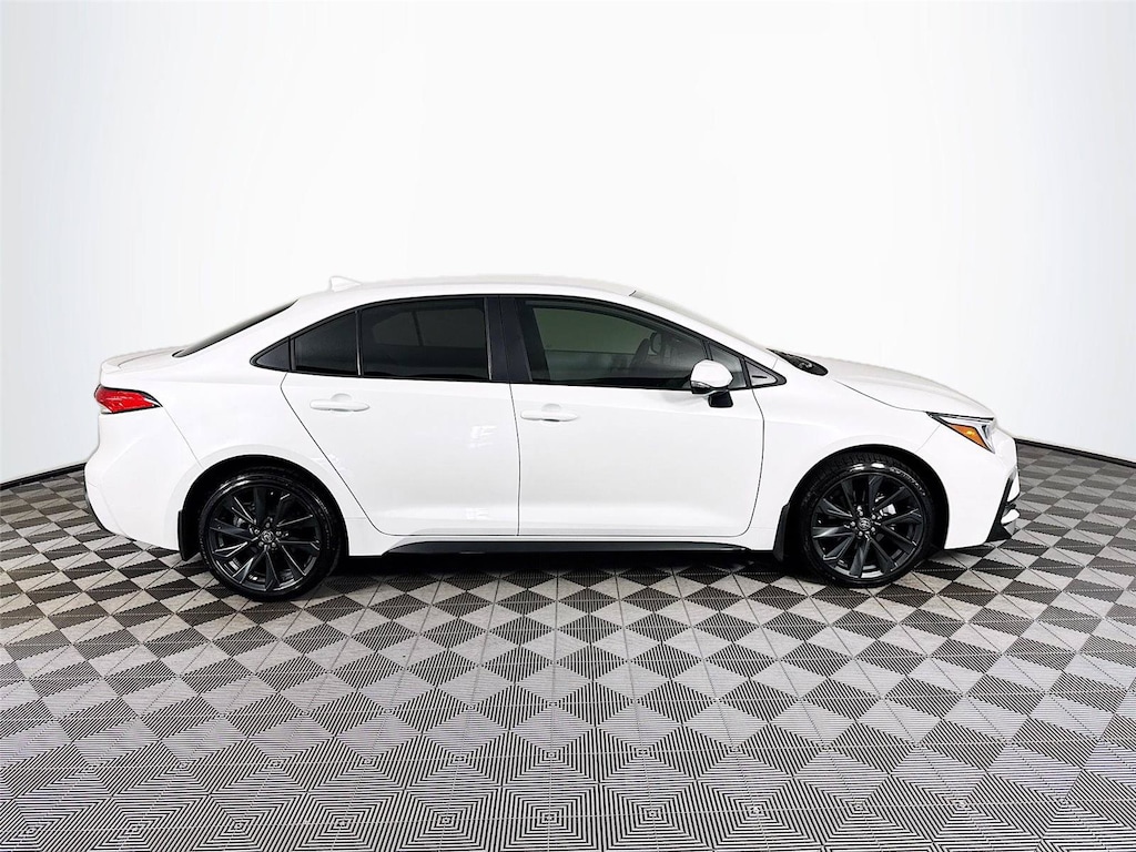Used 2026 Toyota Corolla SE Sedan