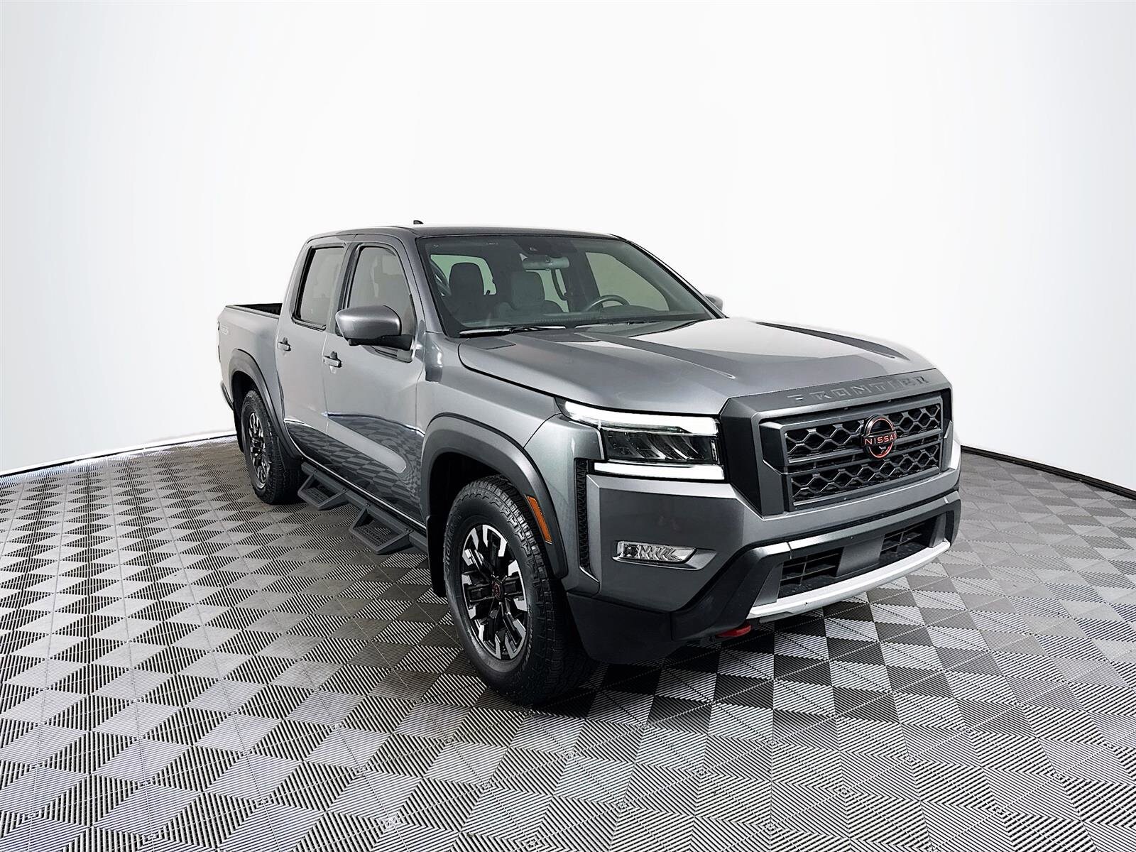 2023 Nissan Frontier PRO-X photo 3