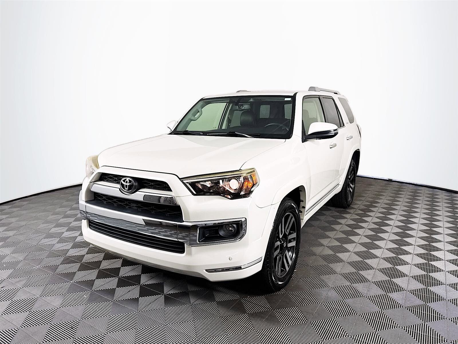 2014 Toyota 4Runner Limited photo 2