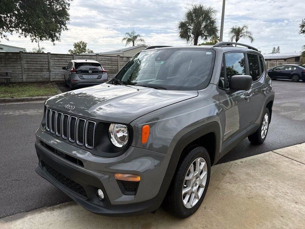 Used 2023 Jeep Renegade Latitude SUV