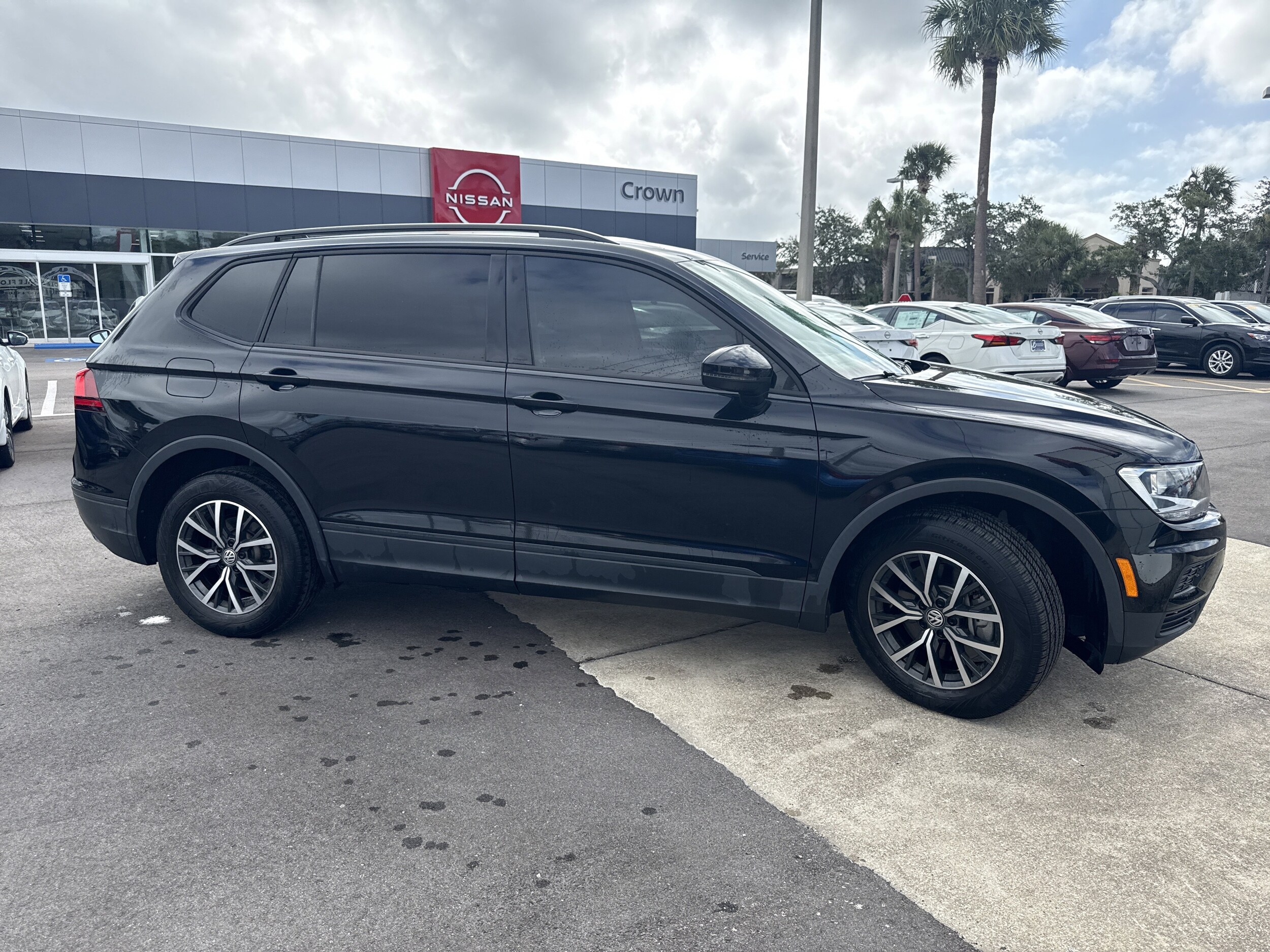 2021 Volkswagen Tiguan S photo 2