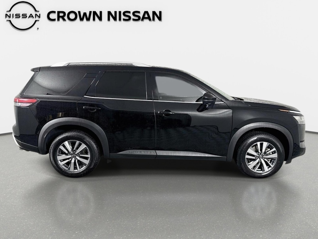 Used 2024 Nissan Pathfinder SL SUV