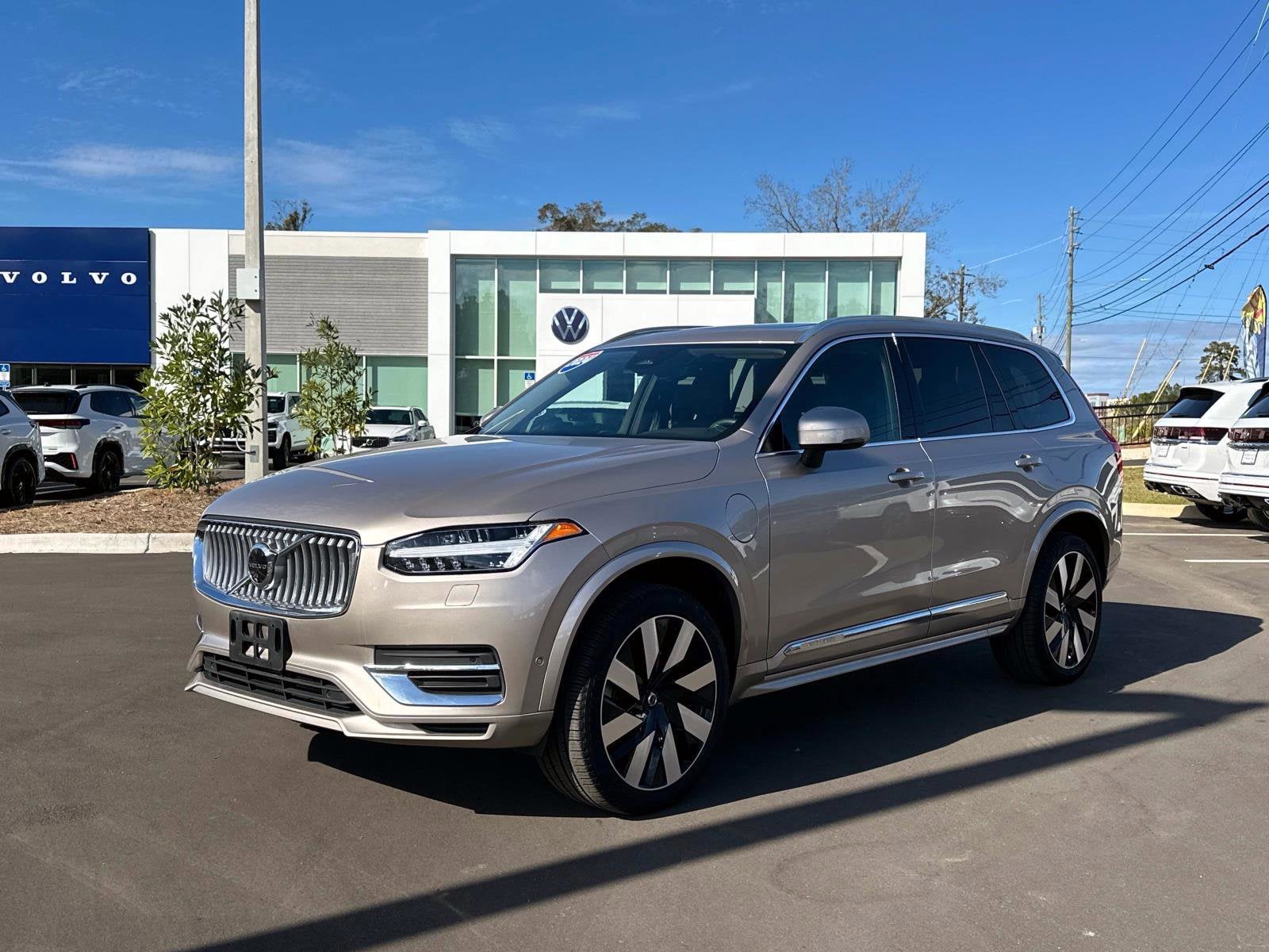 2024 Volvo XC90 Plus's photo