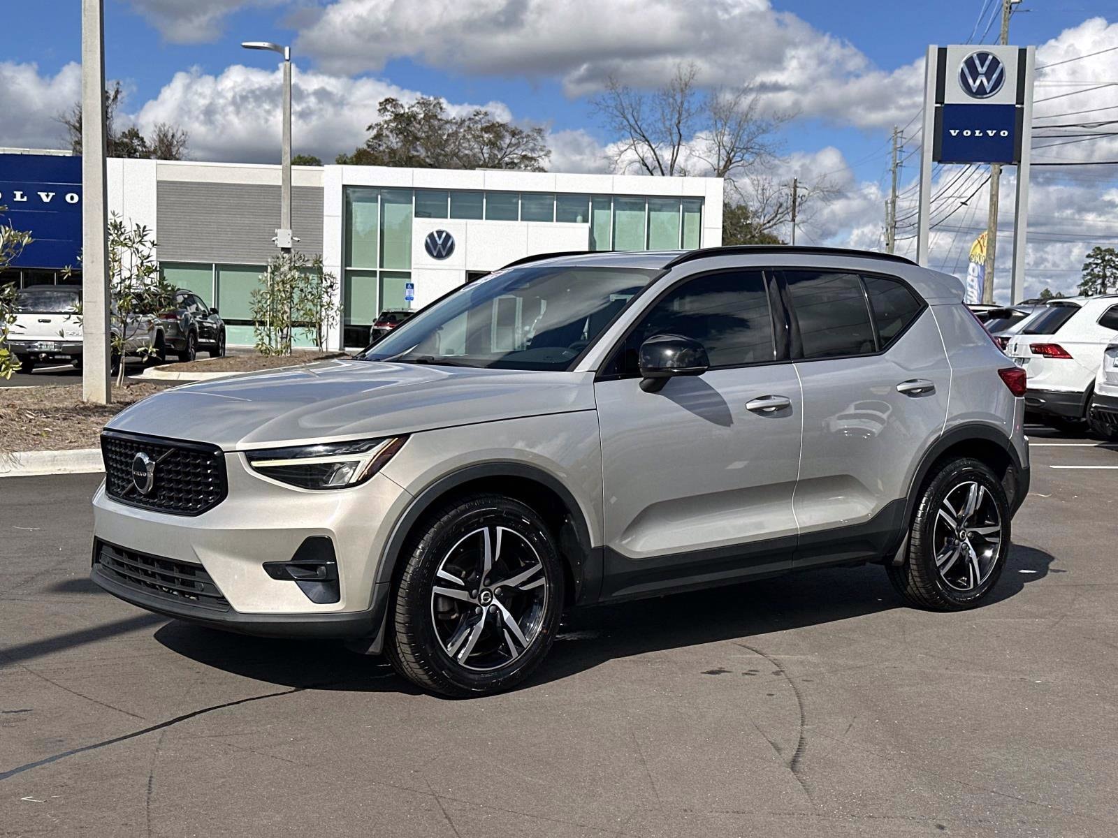 2023 Volvo XC40 Plus's photo