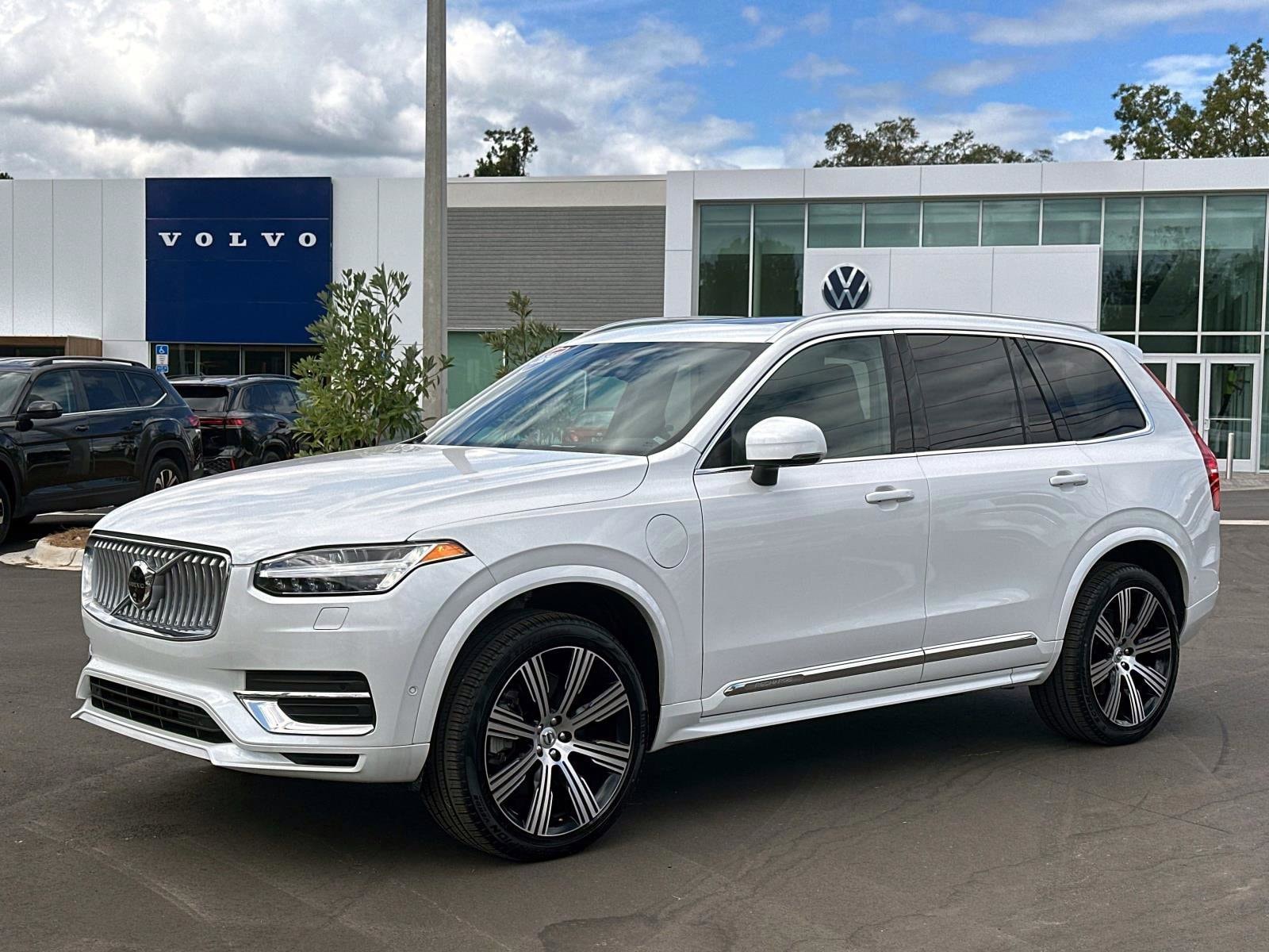 2024 Volvo XC90 Plus's photo