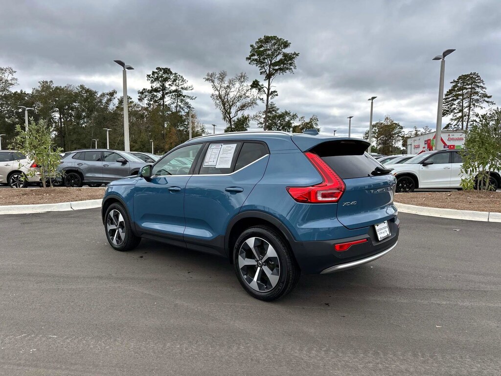 Certified 2024 Volvo XC40 Plus Bright Theme B5 AWD Plus Bright Theme
