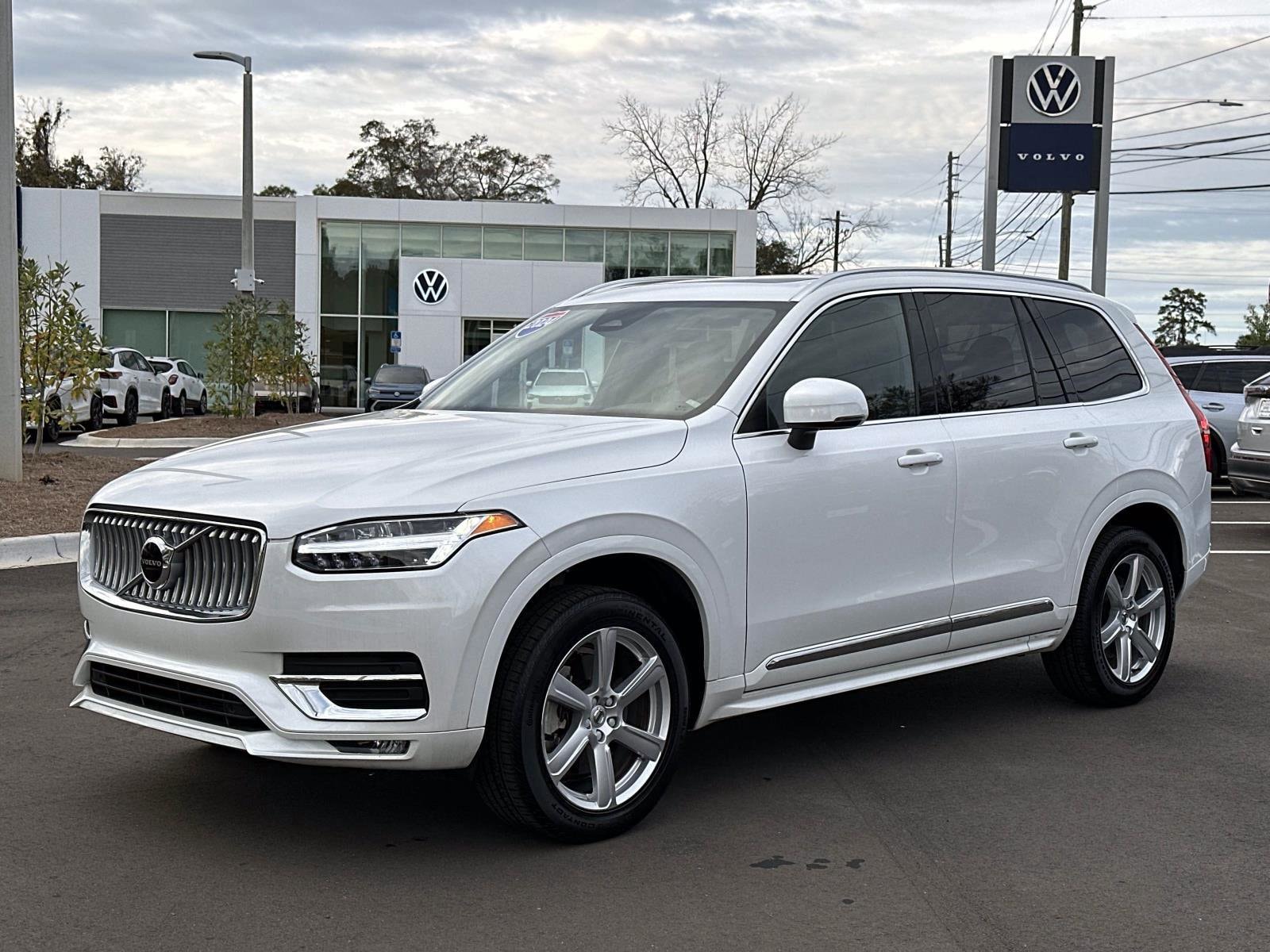 2024 Volvo XC90 Core's photo