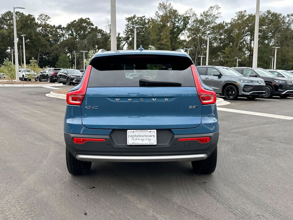 Certified 2024 Volvo XC40 Plus Bright Theme B5 AWD Plus Bright Theme