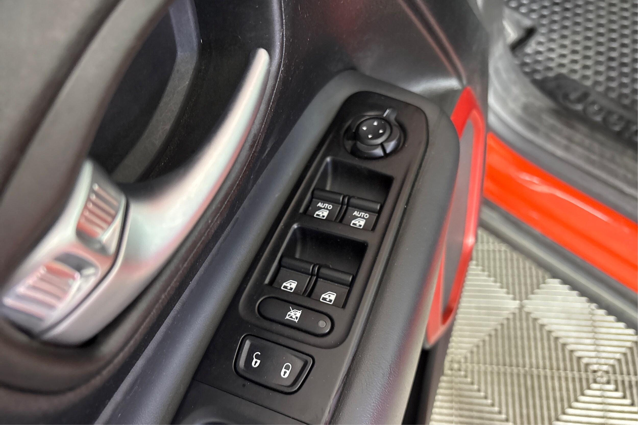 2020 Jeep Renegade Trailhawk - Photo 28