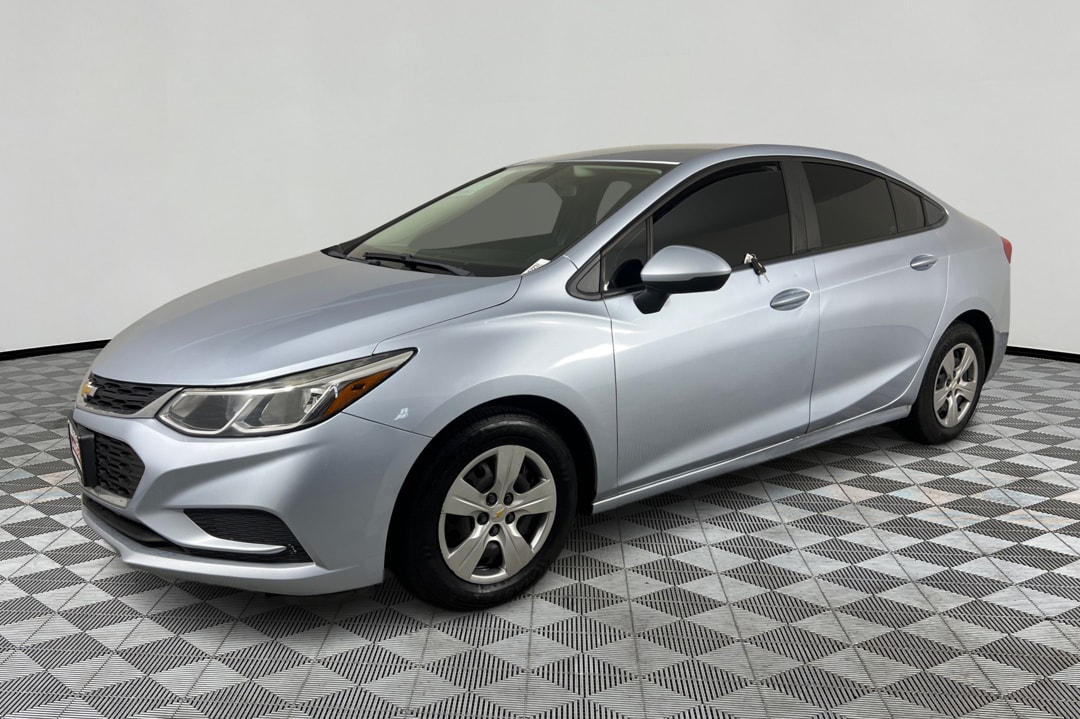 2017 Chevrolet Cruze LS's photo