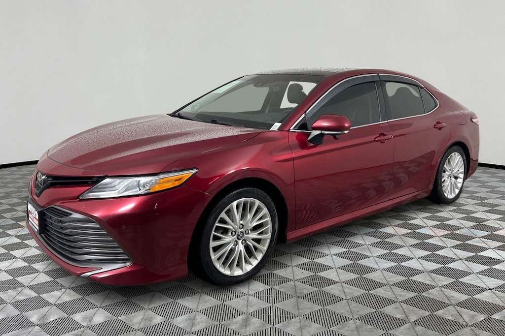 Used 2018 Toyota Camry XLE Sedan