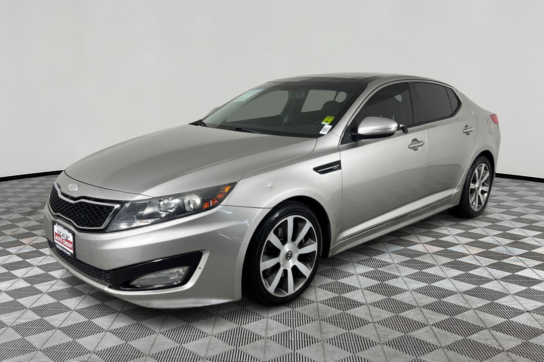 2011 Kia Optima SX's photo