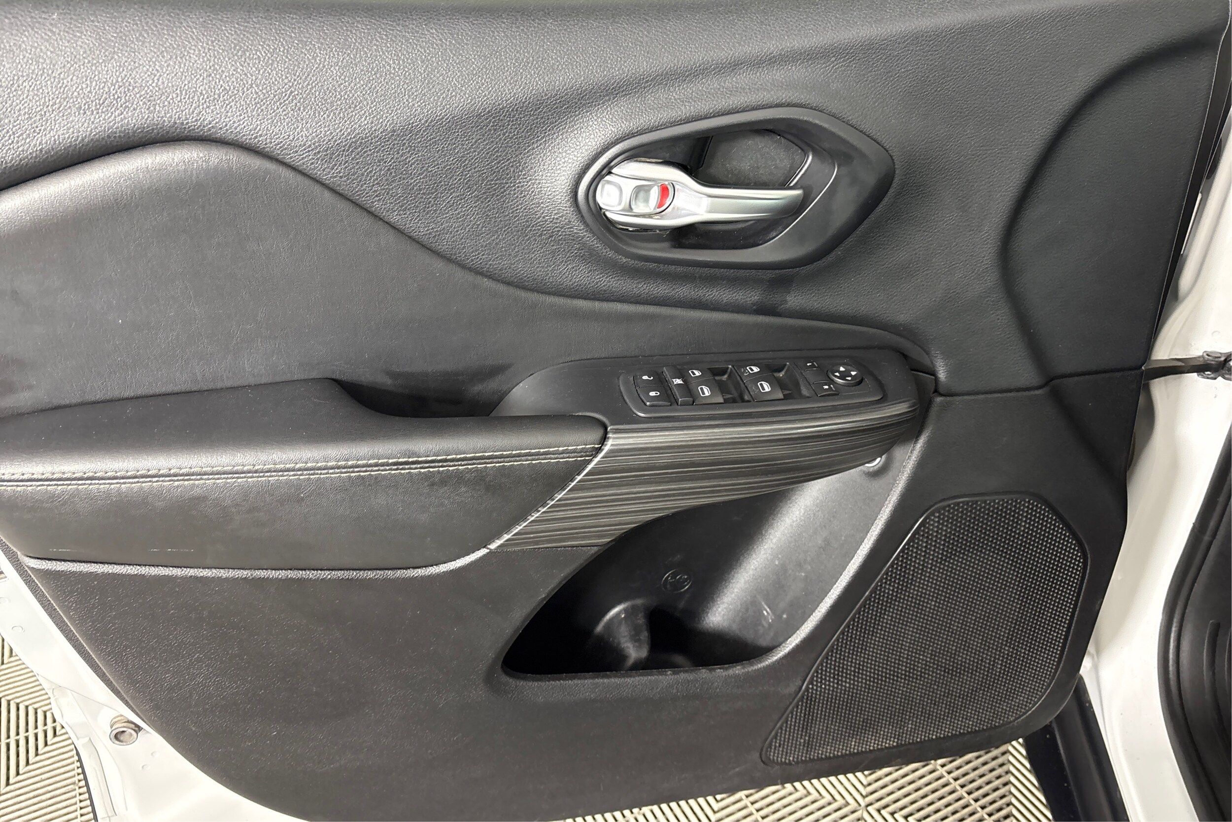 2015 Jeep Cherokee Limited - Photo 16