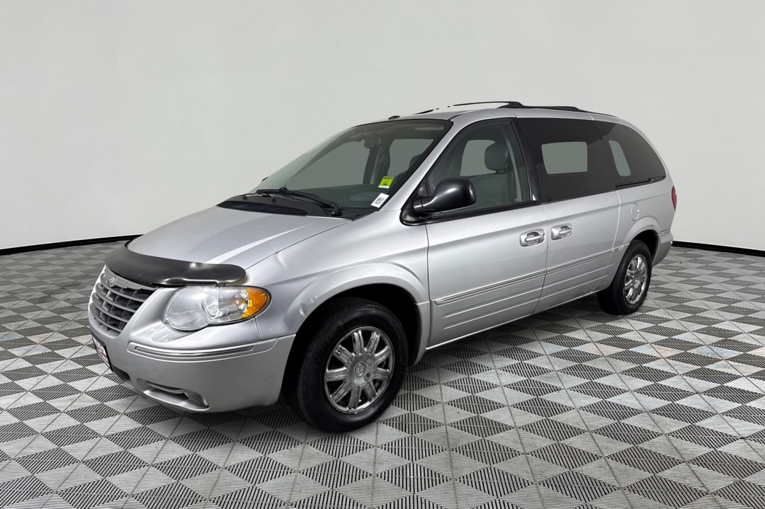 2007 Chrysler Town & Country Limited LWB's photo