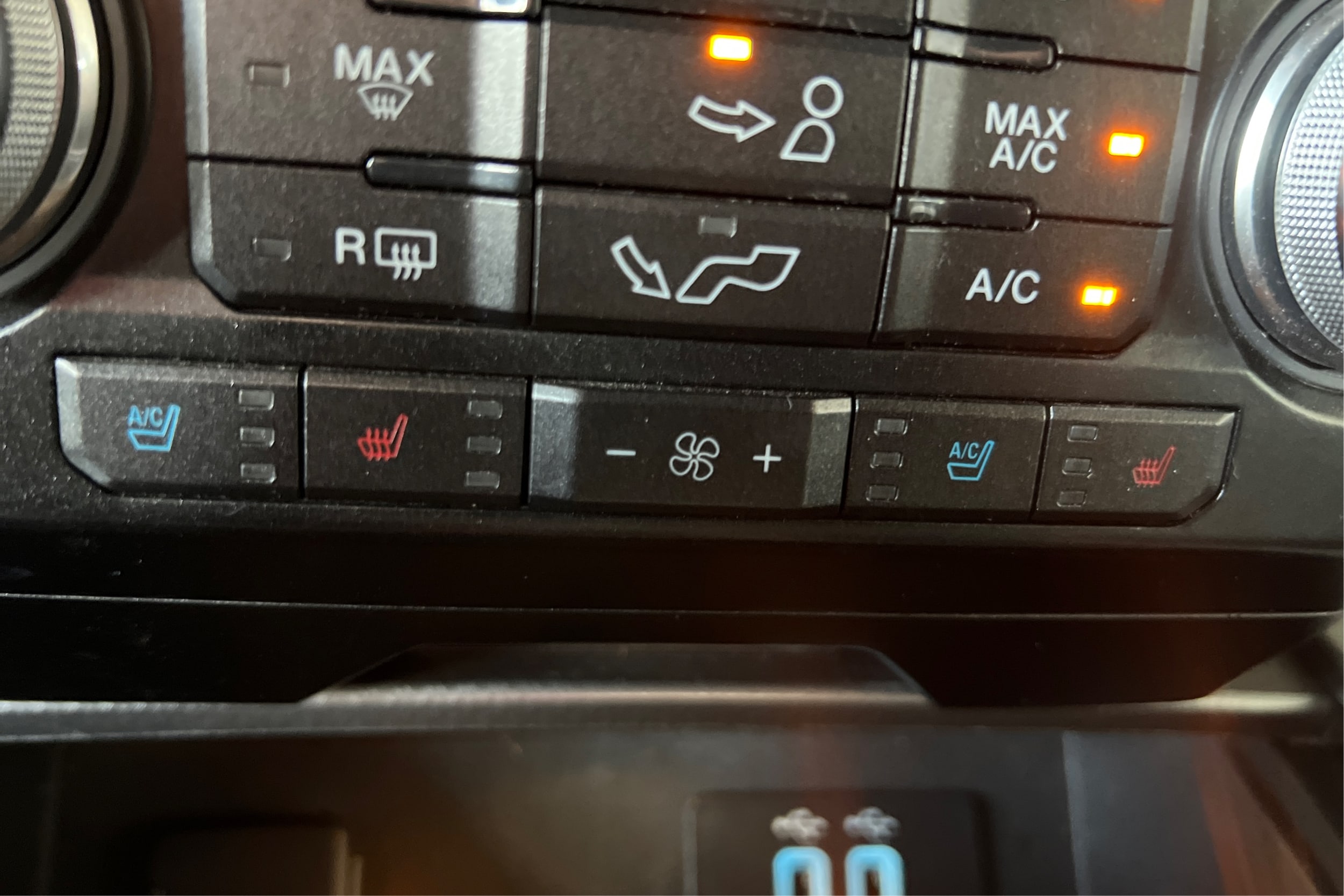 2016 Ford F-150 Lariat - Photo 29