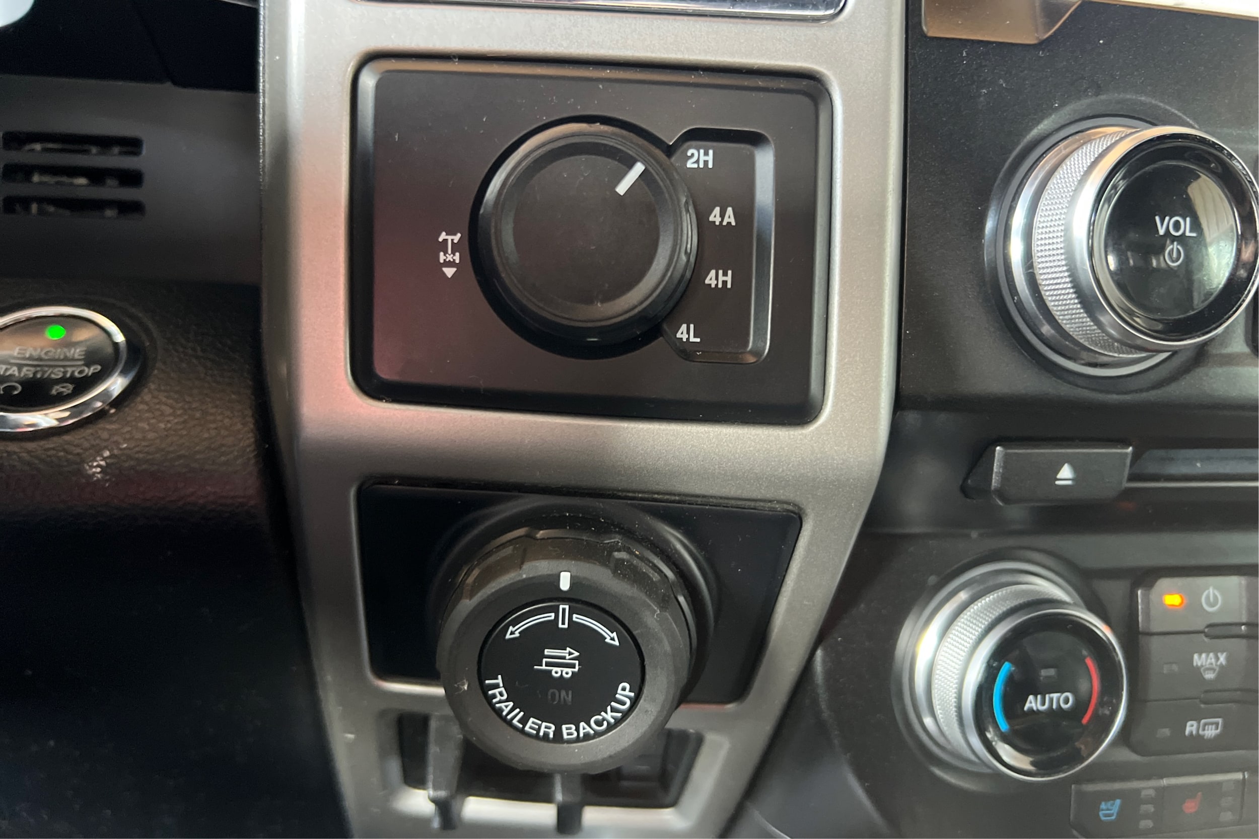 2016 Ford F-150 Lariat - Photo 28