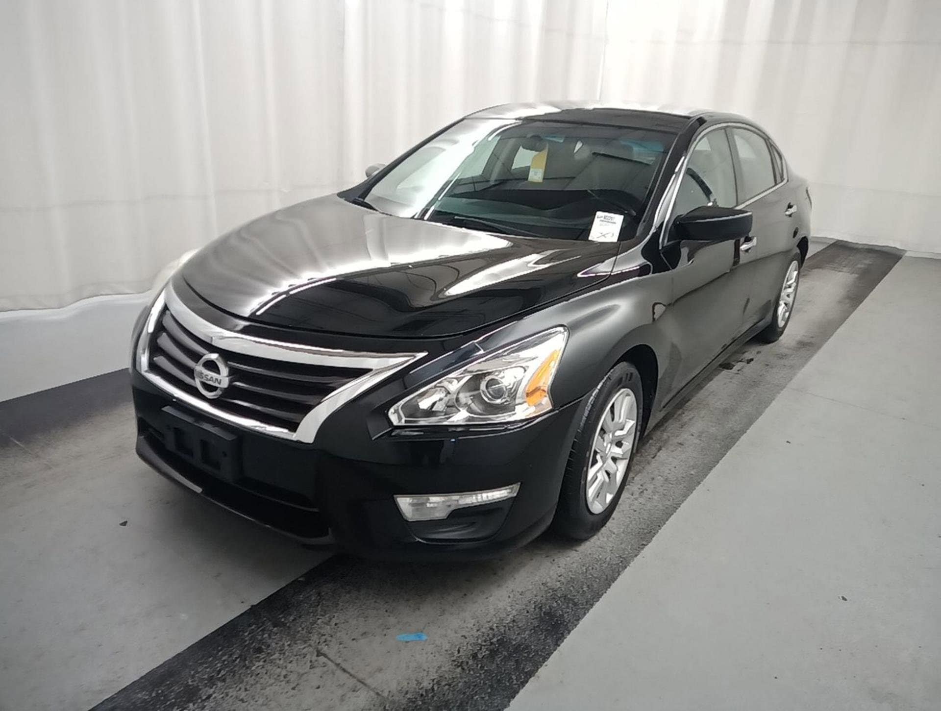 2015 Nissan Altima S's photo