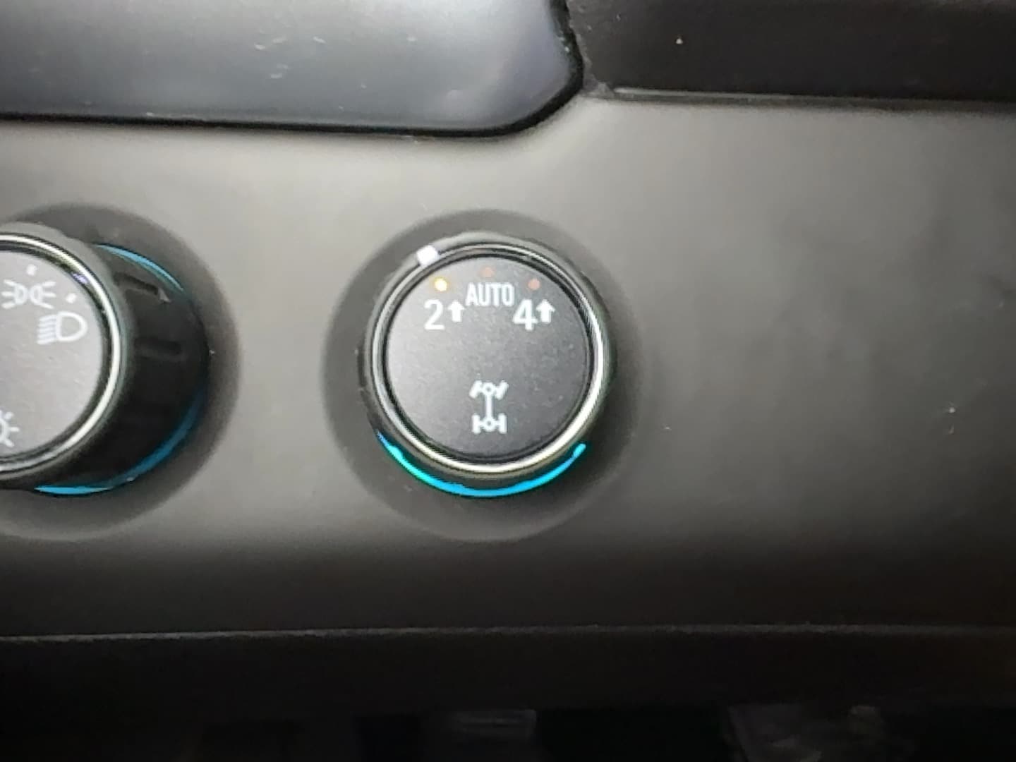 2017 Chevrolet Suburban LT - Photo 27