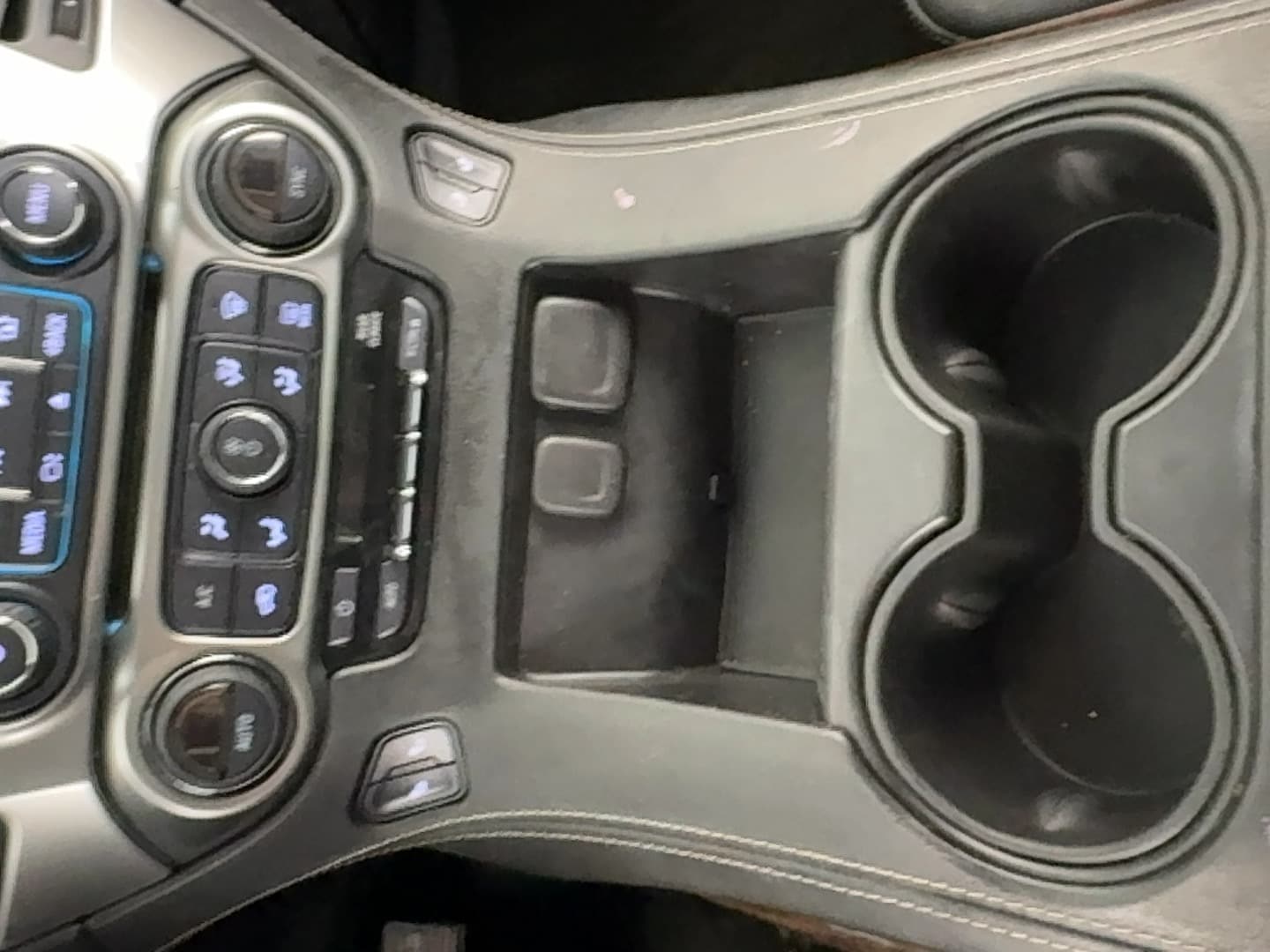 2017 Chevrolet Suburban LT - Photo 26