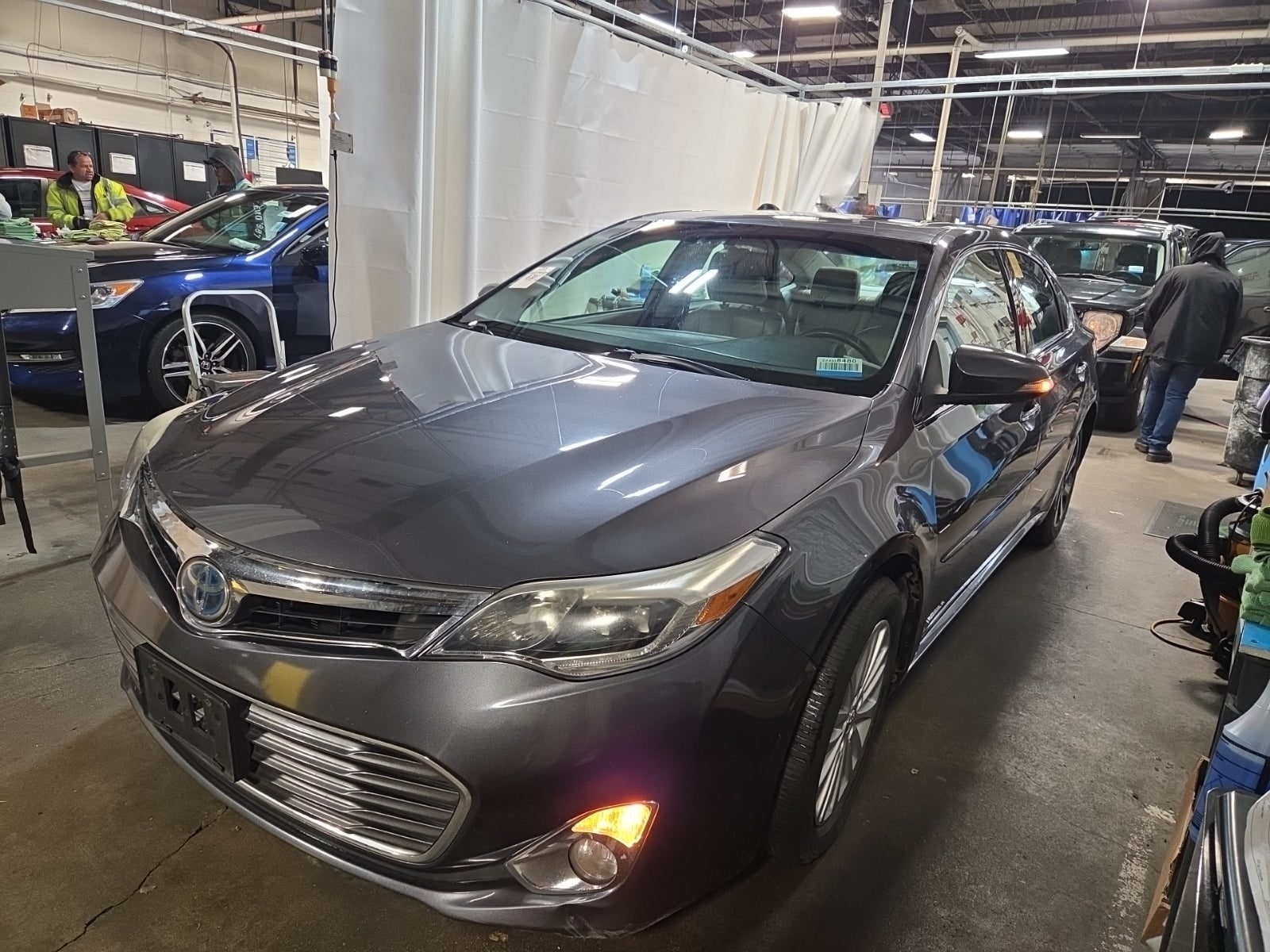 2014 Toyota Avalon Limited Hybrid