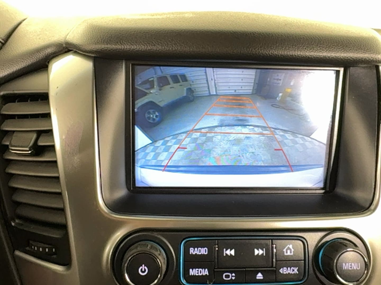 2017 Chevrolet Suburban LT - Photo 23