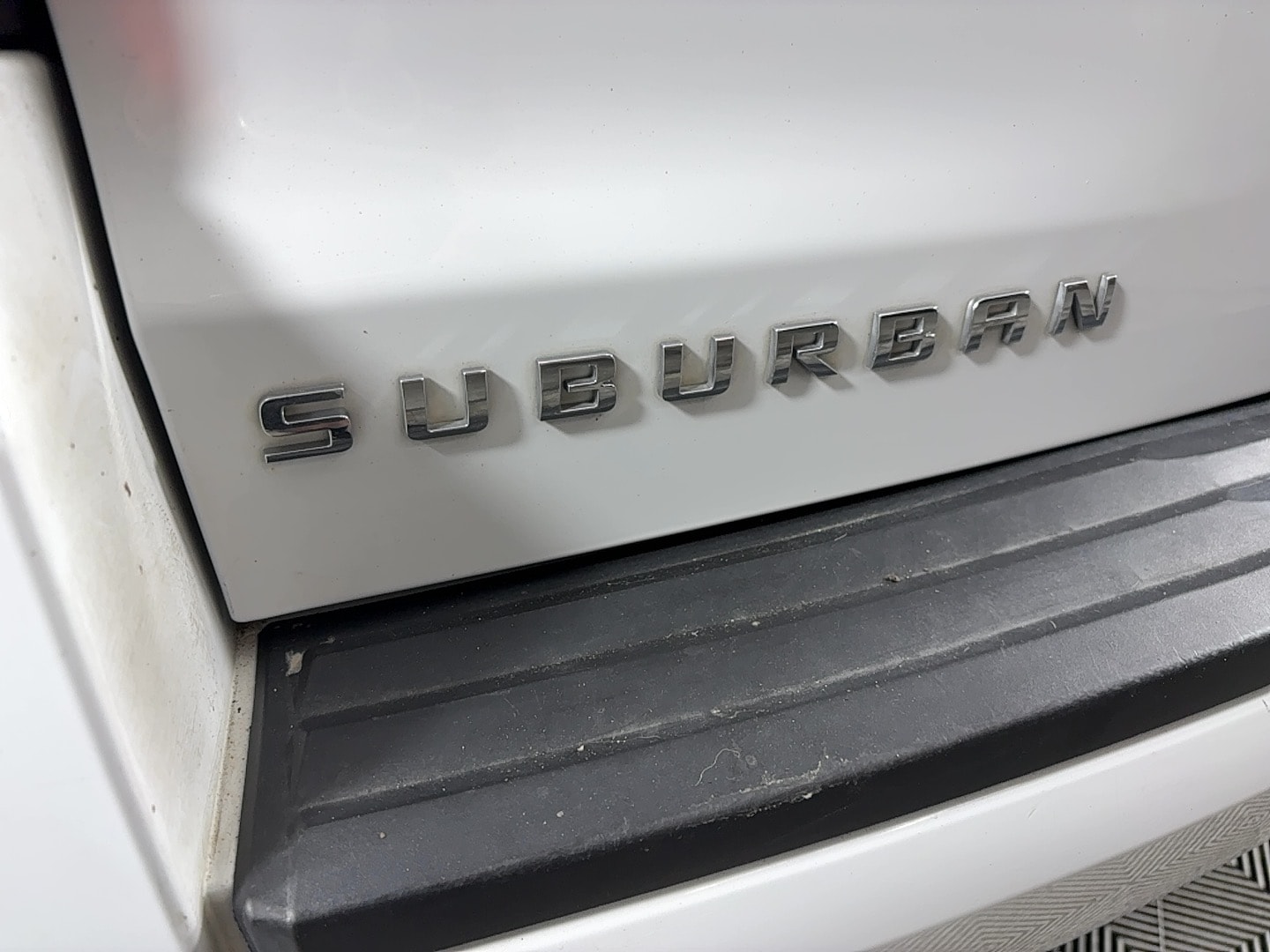 2017 Chevrolet Suburban LT - Photo 13