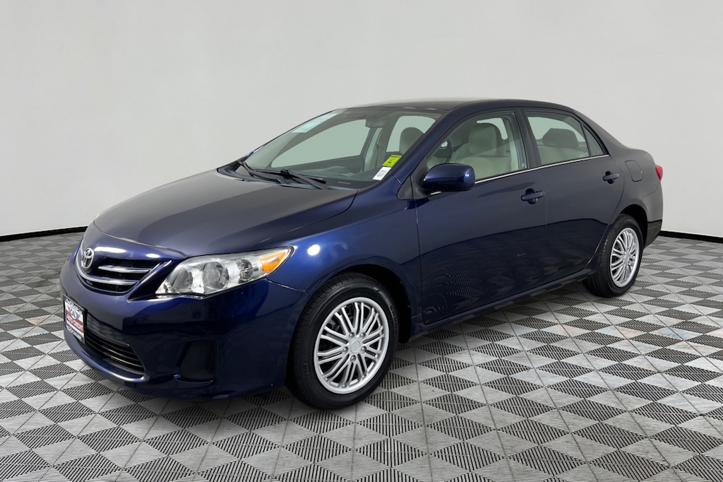 Used 2013 Toyota Corolla LE Sedan