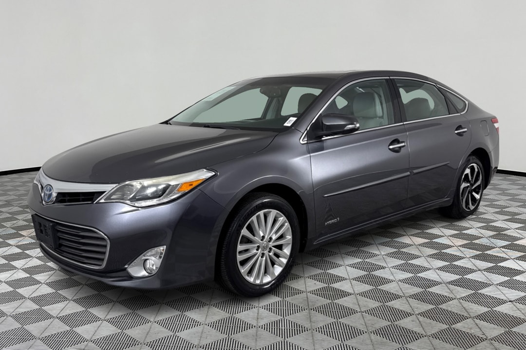 2014 Toyota Avalon Limited Hybrid's photo