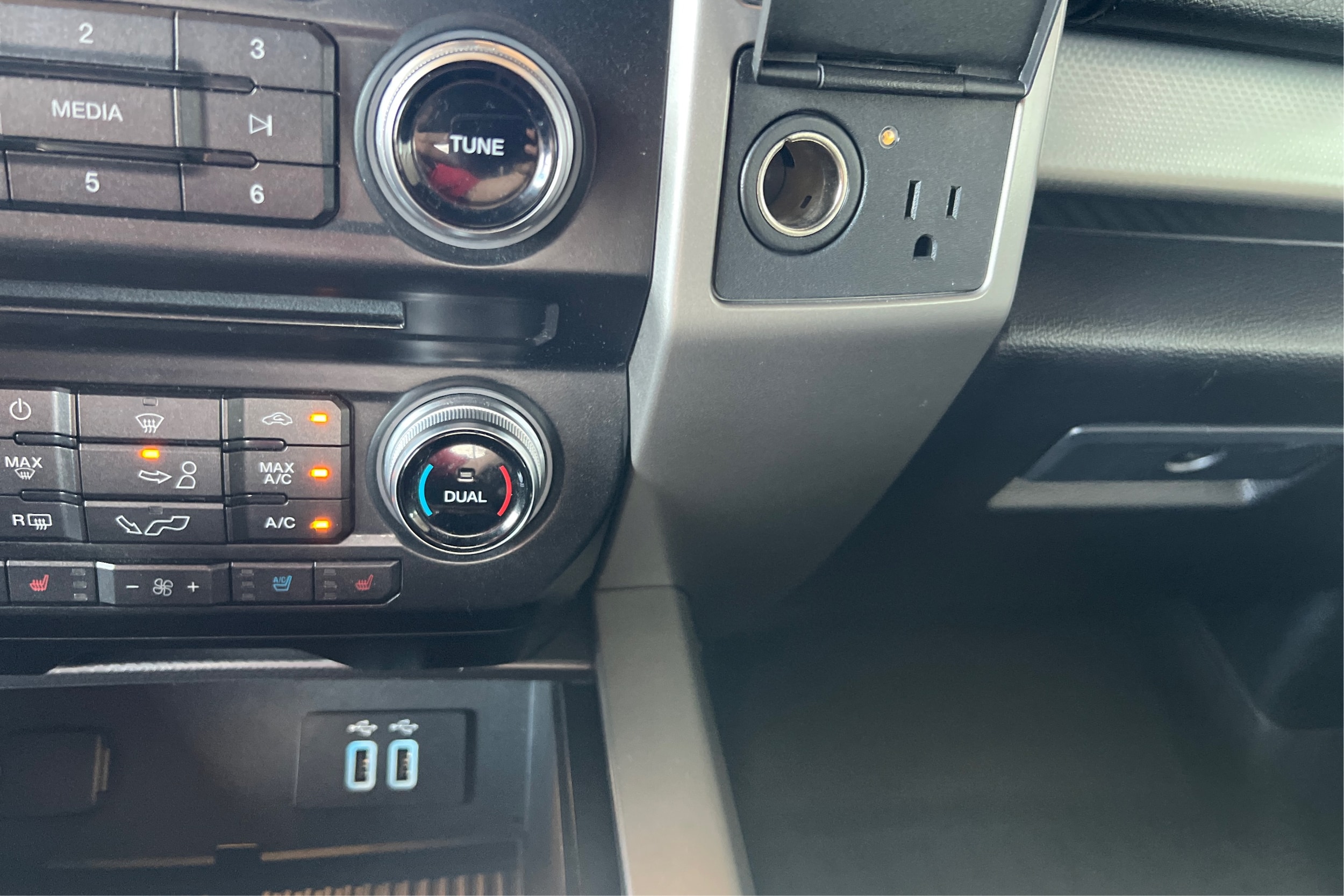 2016 Ford F-150 Lariat - Photo 30