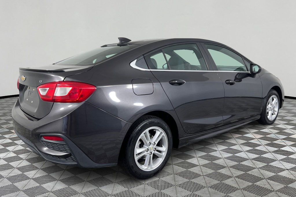 Used 2017 Chevrolet Cruze LT Auto Sedan