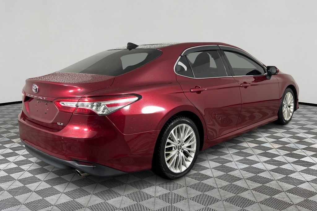 Used 2018 Toyota Camry XLE Sedan