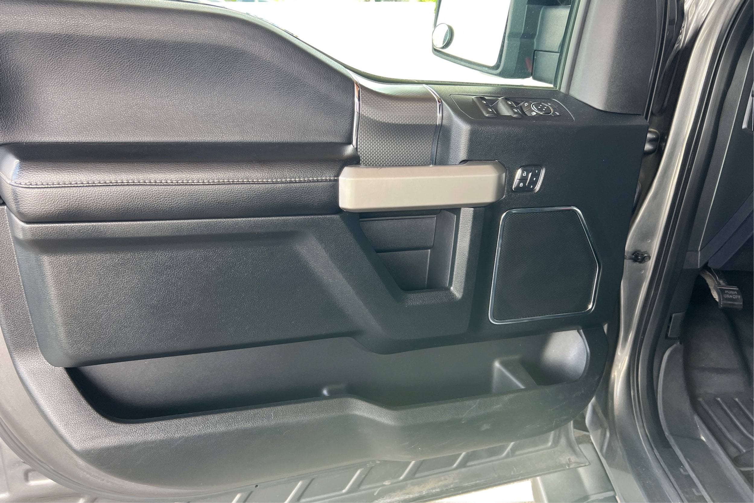 2016 Ford F-150 Lariat - Photo 10