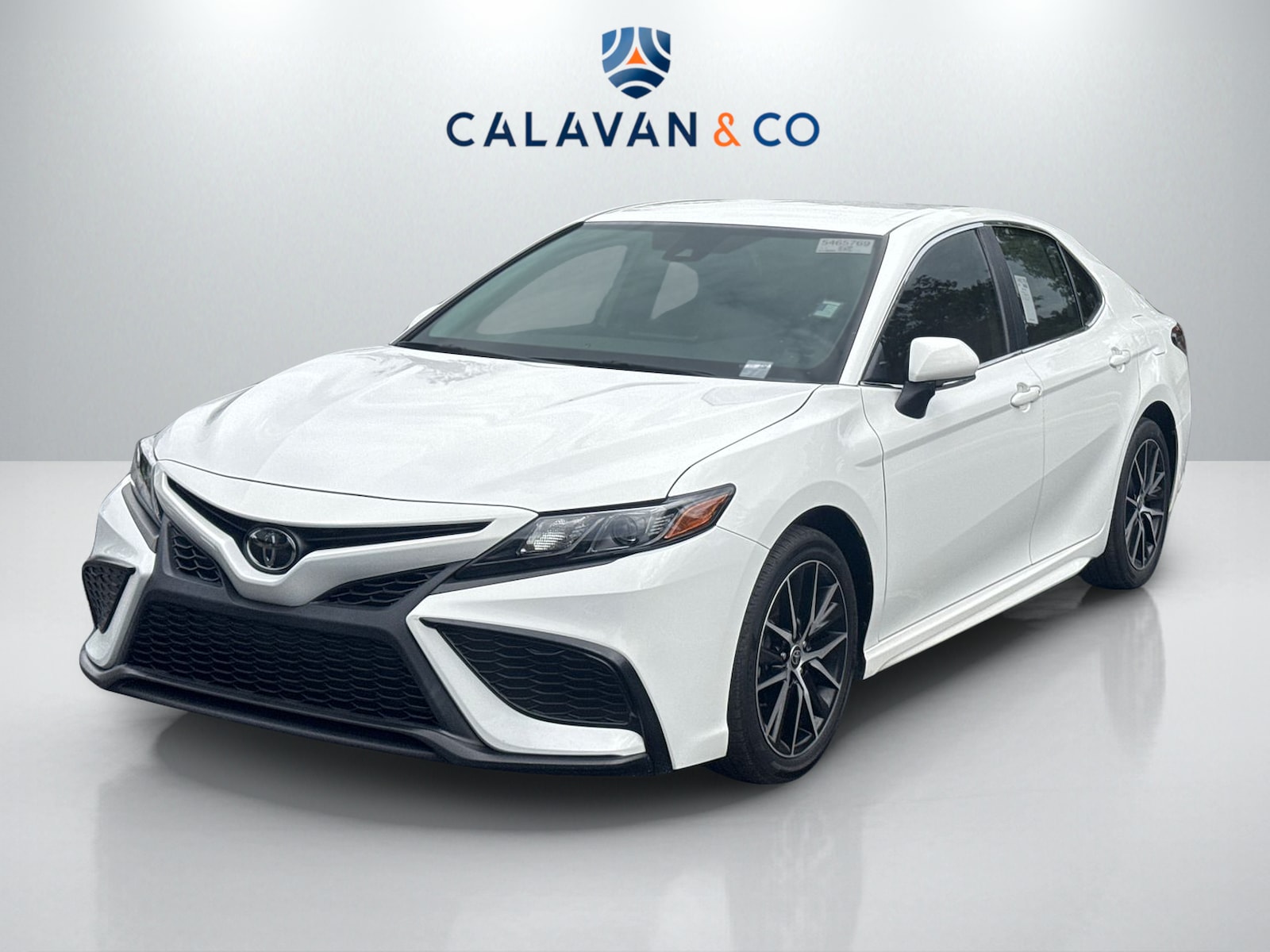 2022 Toyota Camry SE photo 2