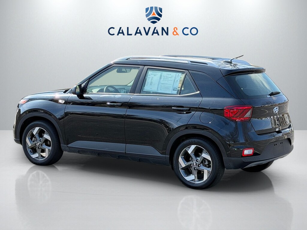 Used 2025 Hyundai Venue SEL SUV