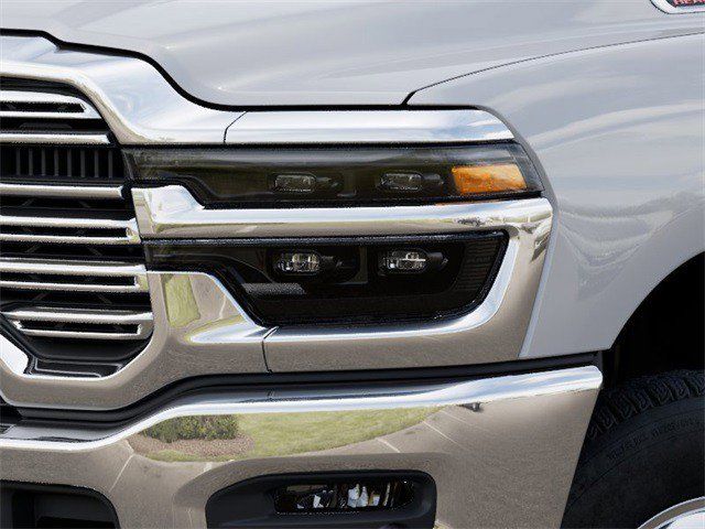 2026 RAM 3500 Laramie - Photo 13