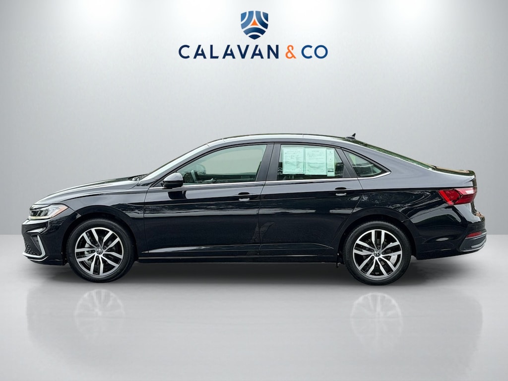 Used 2025 Volkswagen Jetta 1.5T SE Sedan