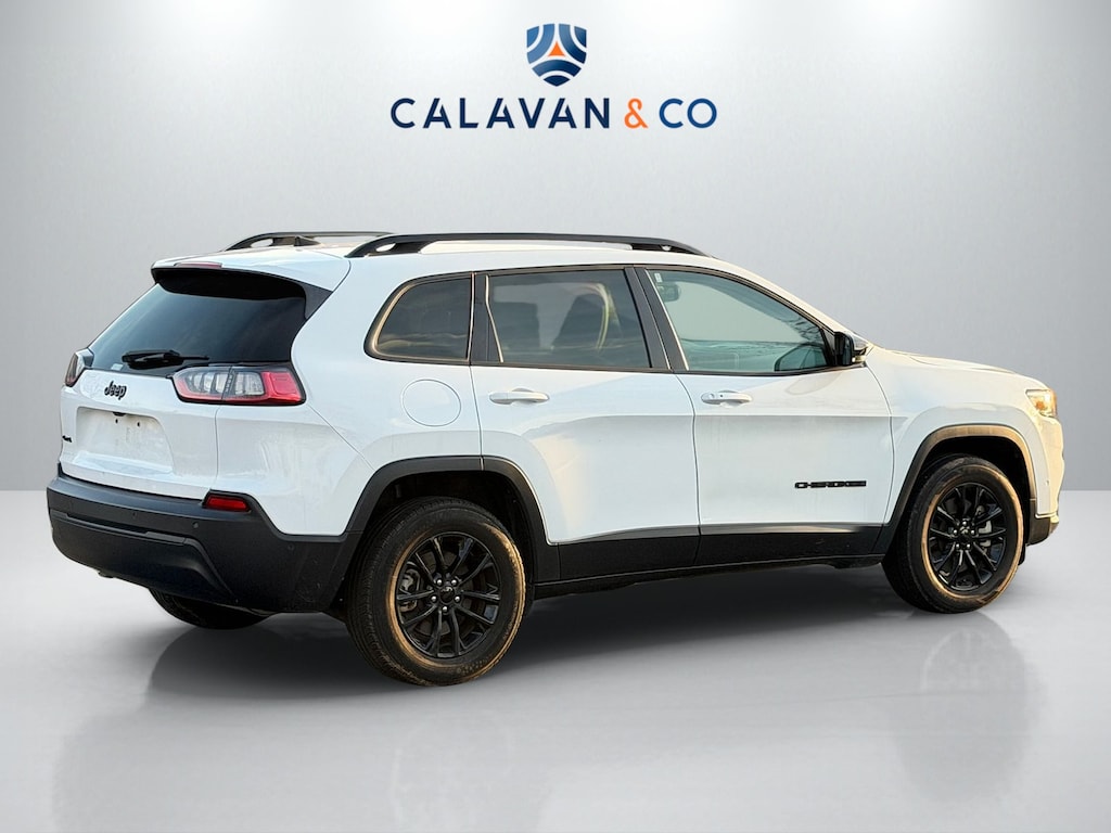 Used 2023 Jeep Cherokee Altitude Lux SUV