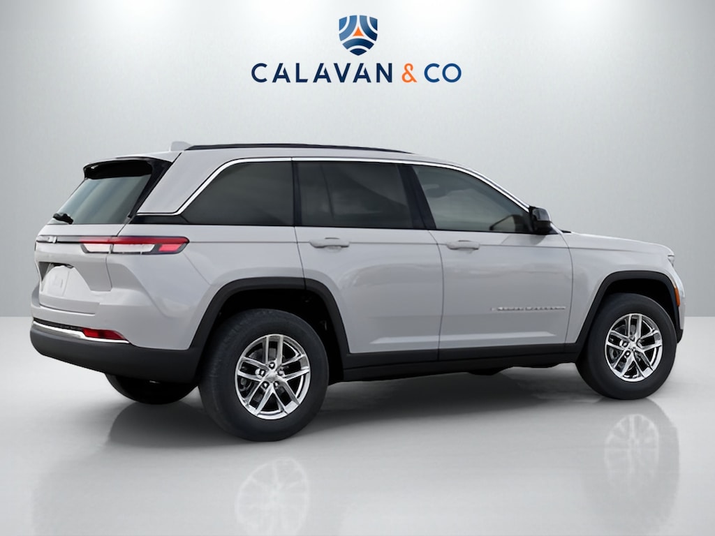 New 2026 Jeep Grand Cherokee LAREDO 4X2 Sport Utility