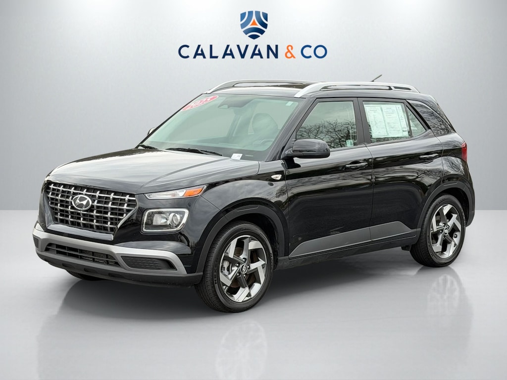 Used 2025 Hyundai Venue SEL SUV