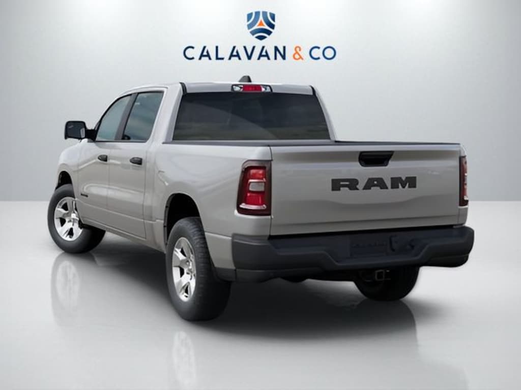 New 2026 Ram 1500 TRADESMAN CREW CAB 4X2 5'7 BOX Pickup
