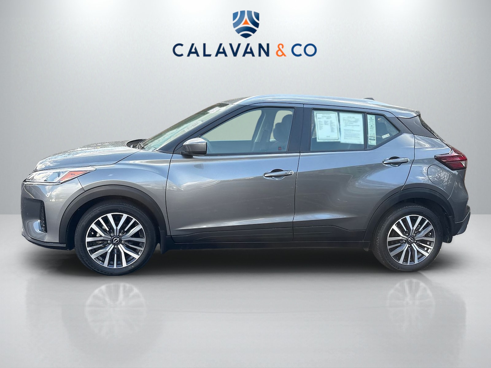 2022 Nissan Kicks SV photo 4