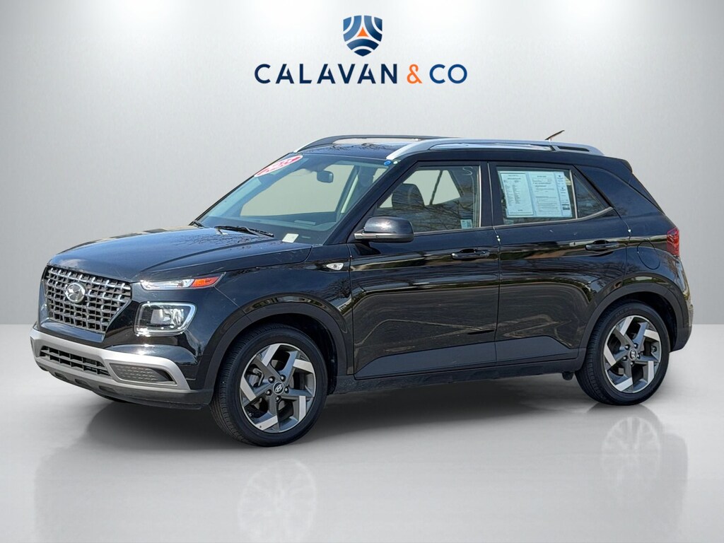 Used 2025 Hyundai Venue SEL SUV