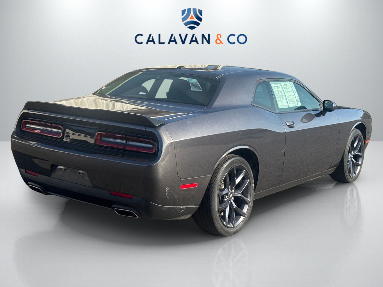 2023 Dodge Challenger SXT photo 4