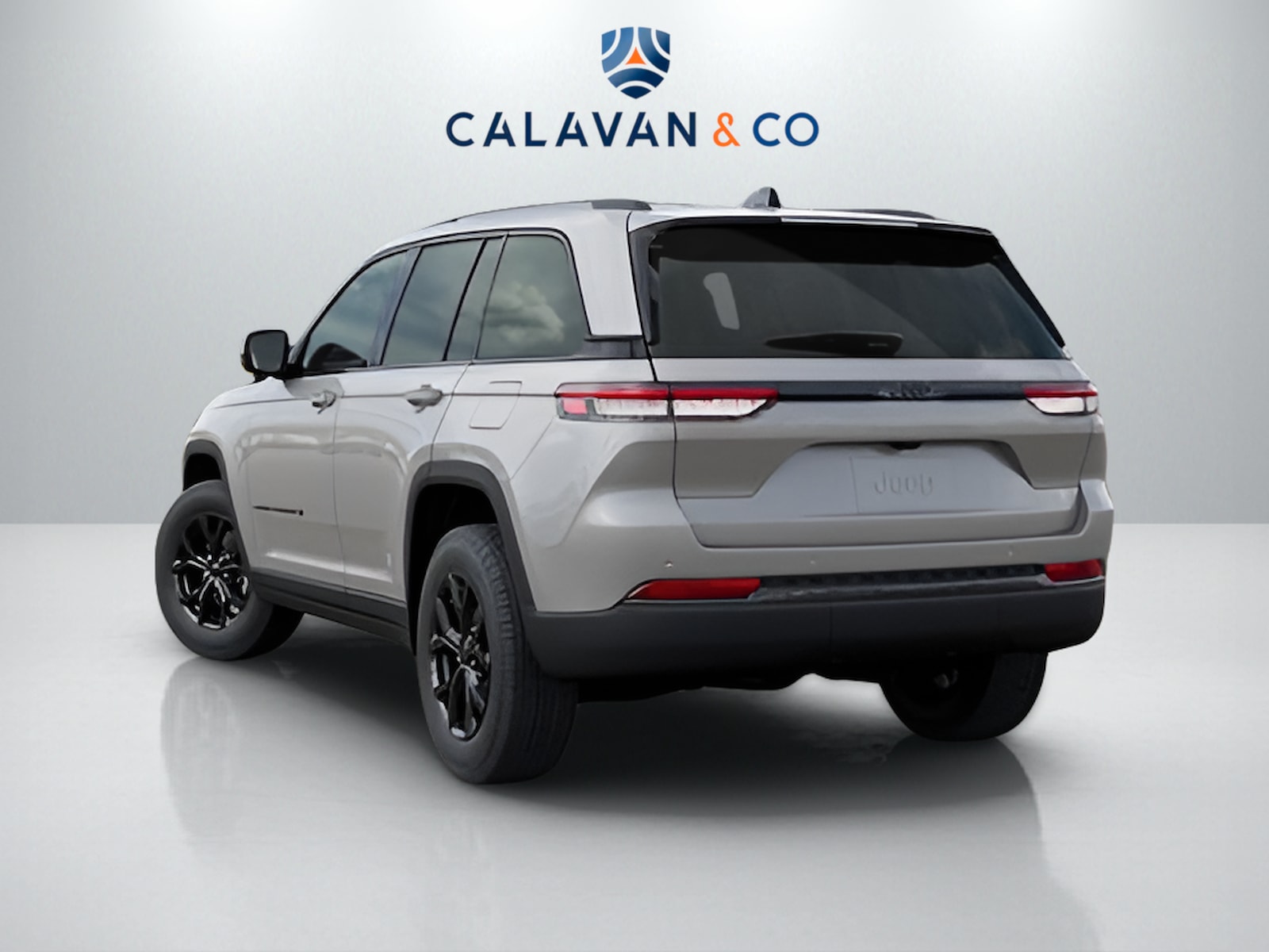 2025 Jeep Grand Cherokee Laredo Altitude photo 3