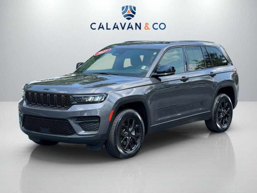 Used 2025 Jeep Grand Cherokee Laredo SUV