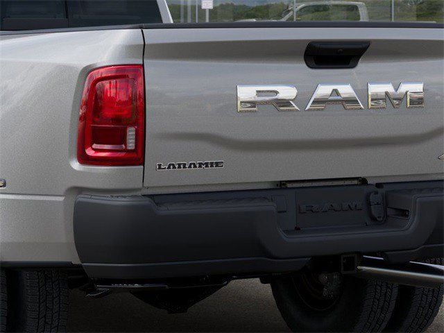 2026 RAM 3500 Laramie - Photo 17