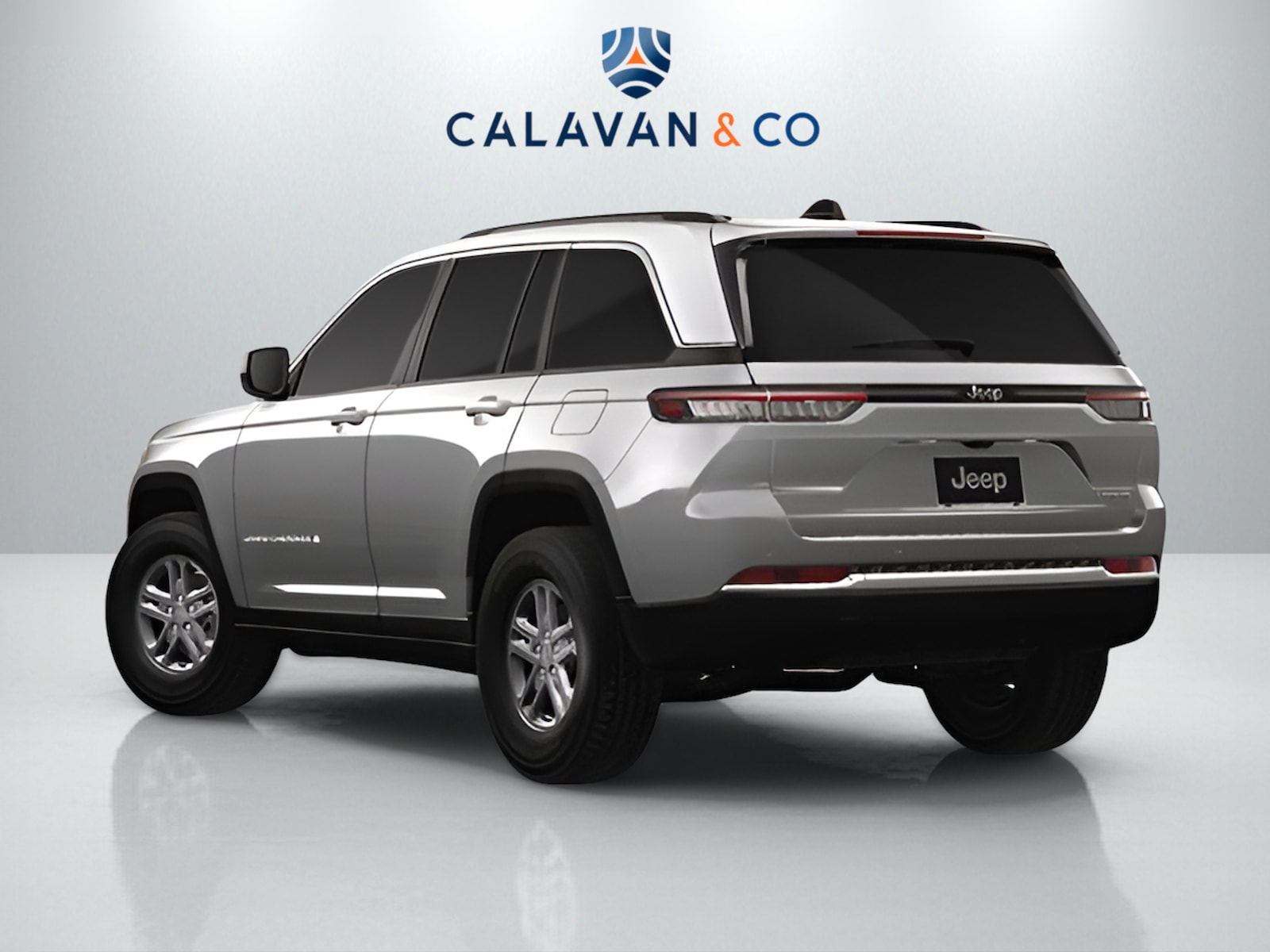 2025 Jeep Grand Cherokee Laredo photo 2