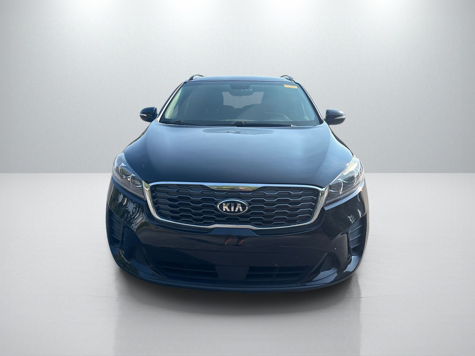 2020 Kia Sorento S photo 2