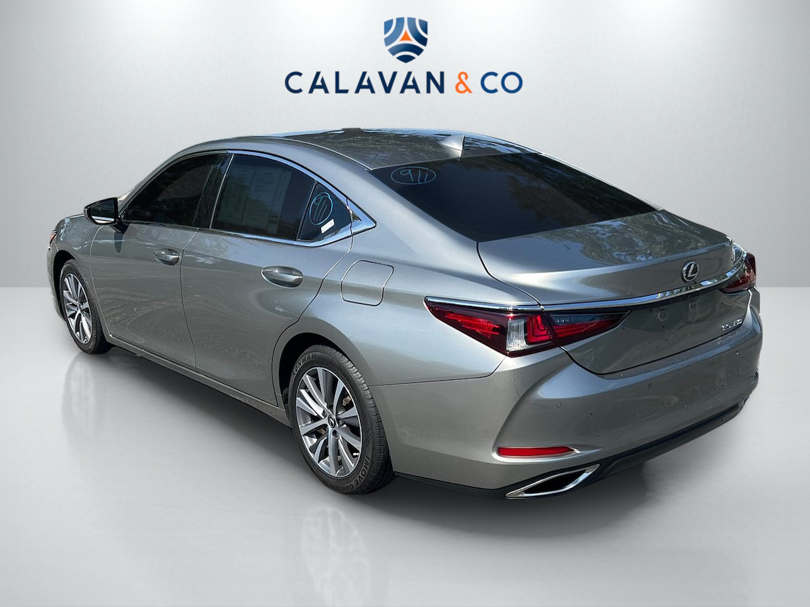2021 Lexus ES 350 photo 4