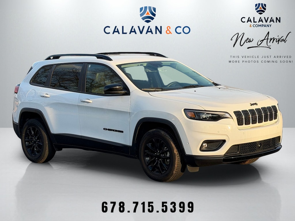 Used 2023 Jeep Cherokee Altitude Lux SUV